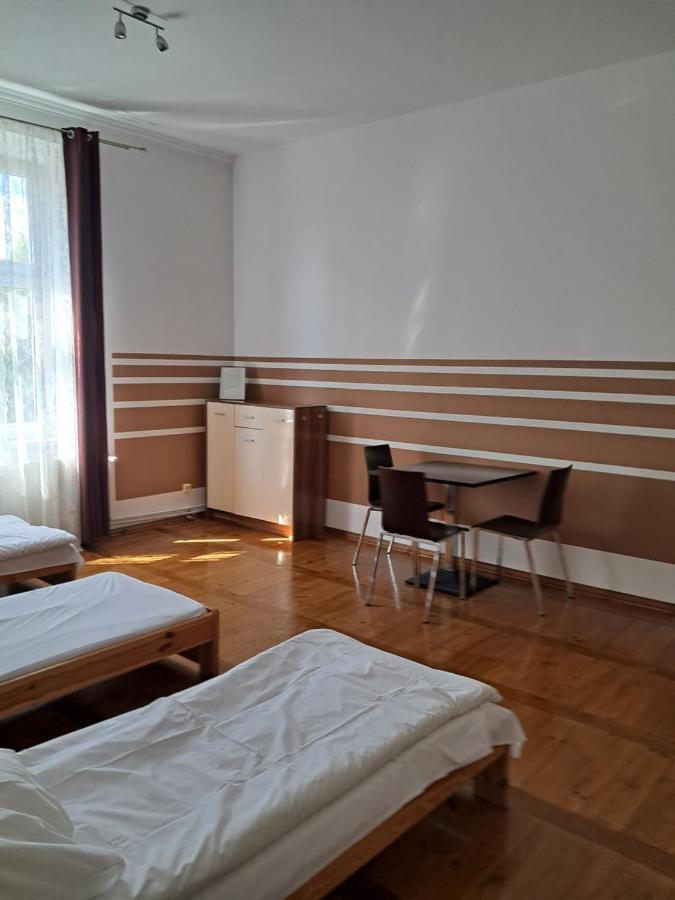 Feniks Pokoje Goscinne Малборк Стая снимка